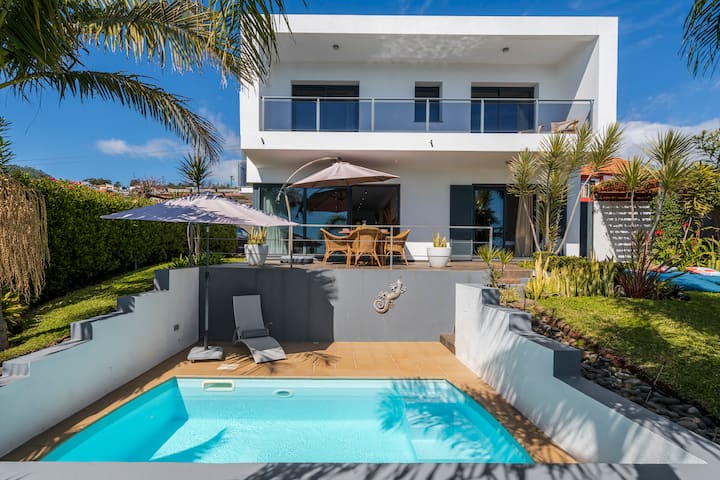 Villa Hibiscus by an island apart