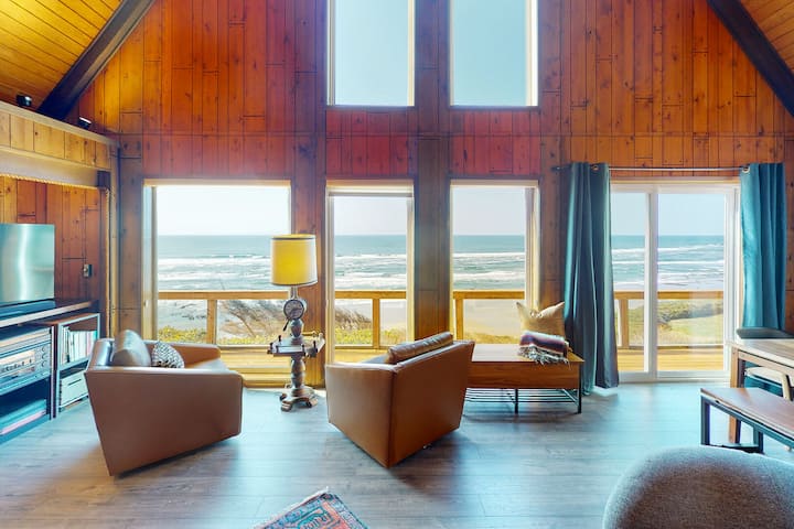 Ocean Front A Frame! Views! Dogs OK! Fireplace!