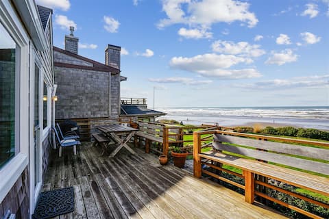 Daydreamer - Beachfront!