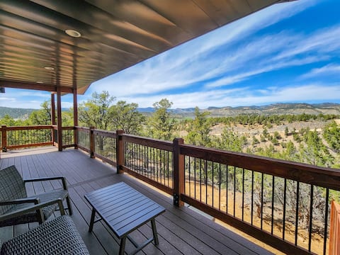 Popular Airbnb listing: Deer Ridge: Hot Tub, Views, Stargazing, Fire Pit in Orderville