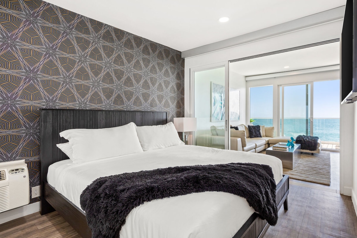 Santa Monica Beach Beachfront Vacation Rentals - Santa Monica, CA | Airbnb