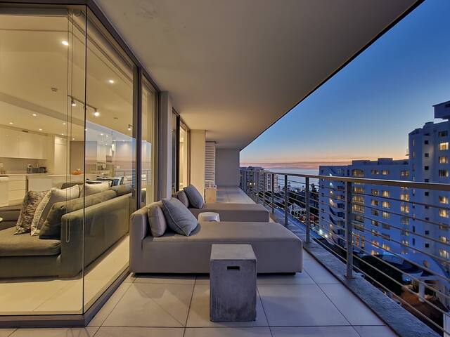 Serene 3 bed, with Sea Views and Back-Up Inverters gallery image 4