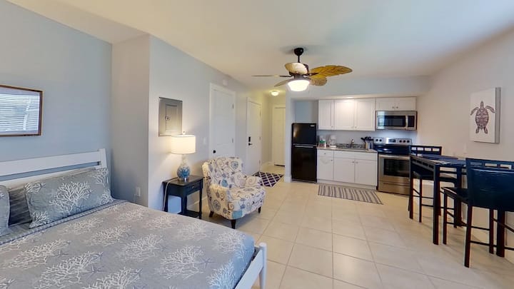 Studio With Patio - Turtle Cove - Matlacha, FL