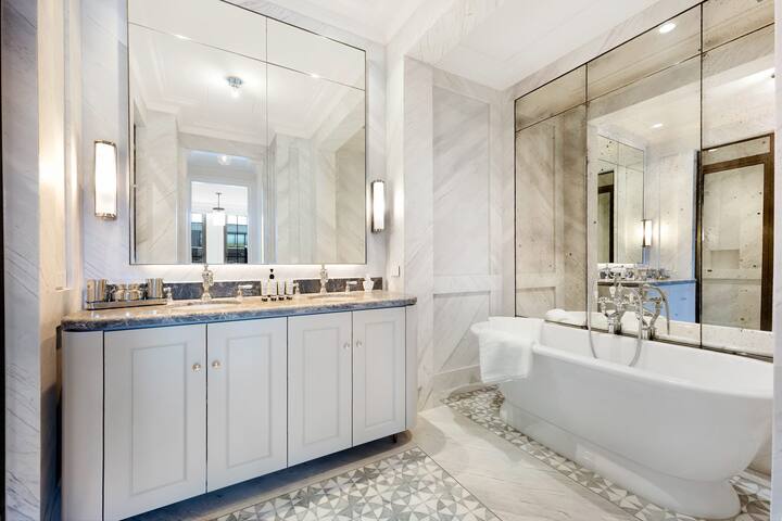 The Desert Equestrian in the heart of Brighton gallery image 5