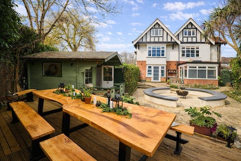 Luxury Group Retreat, Fire Pit, Al Fresco Dining