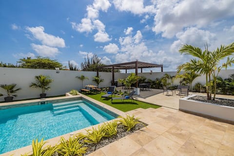 Stunning 6-bedroom Villa in Aruba by BlueAruba