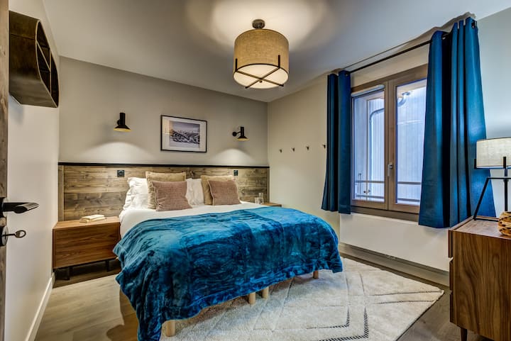 1号卧室，带套房的宽敞双人房或双床房