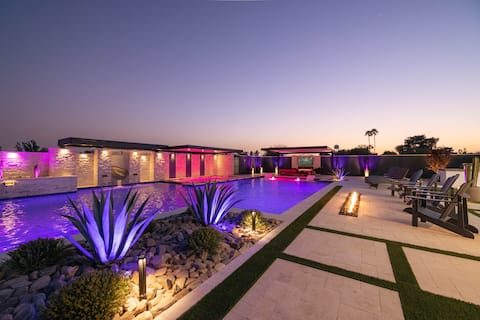 HÓZHÓ Thunderbird | Pool | Pickleball | Slide