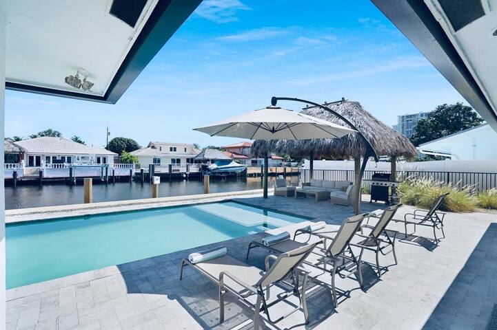 Walk to the Beach! Managed by BNR Vacation Rentals gallery image 3