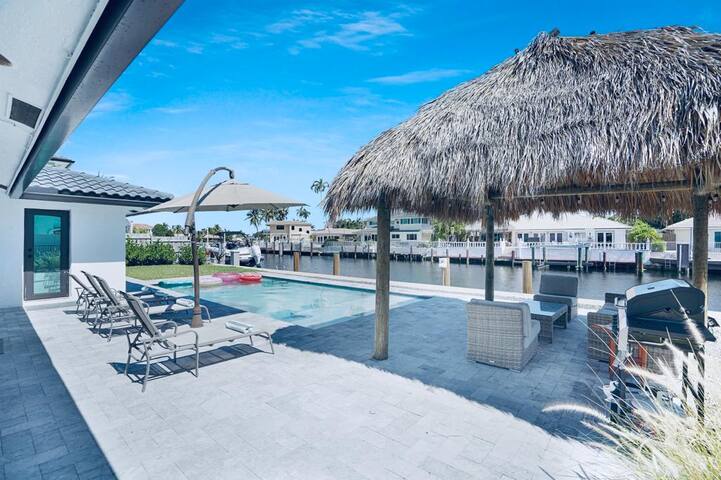 Walk to the Beach! Managed by BNR Vacation Rentals gallery image 2