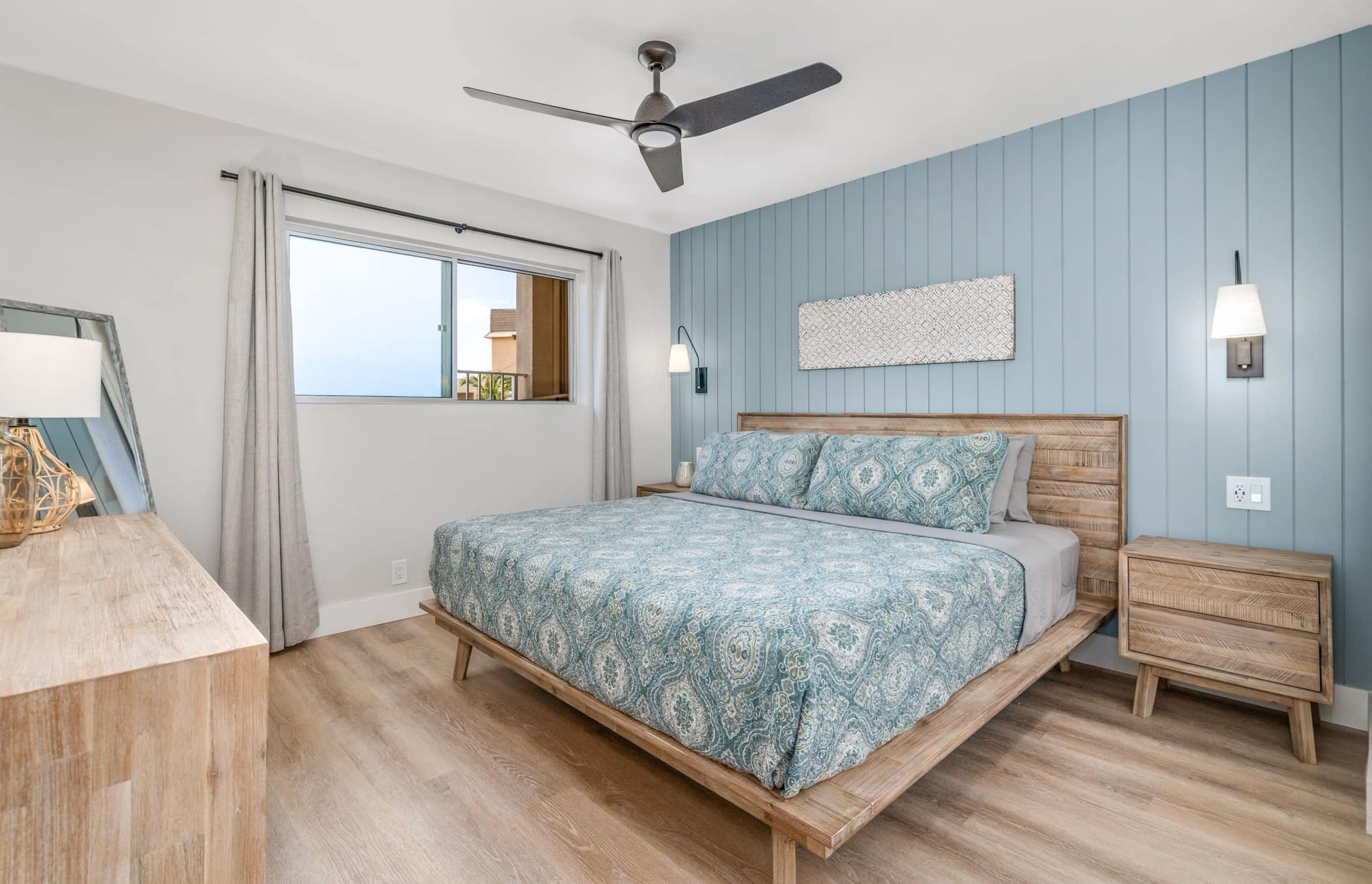 Upscale Oceanfront Penthouse Vistas - Image 32