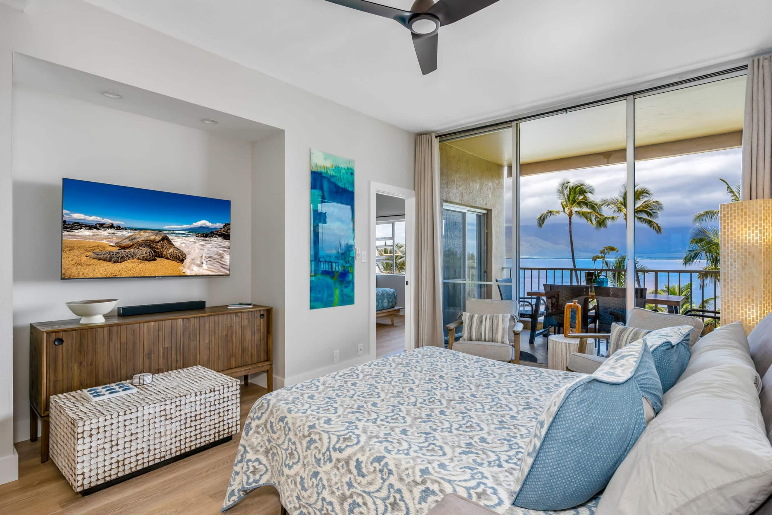 Upscale Oceanfront Penthouse Vistas - Image 40