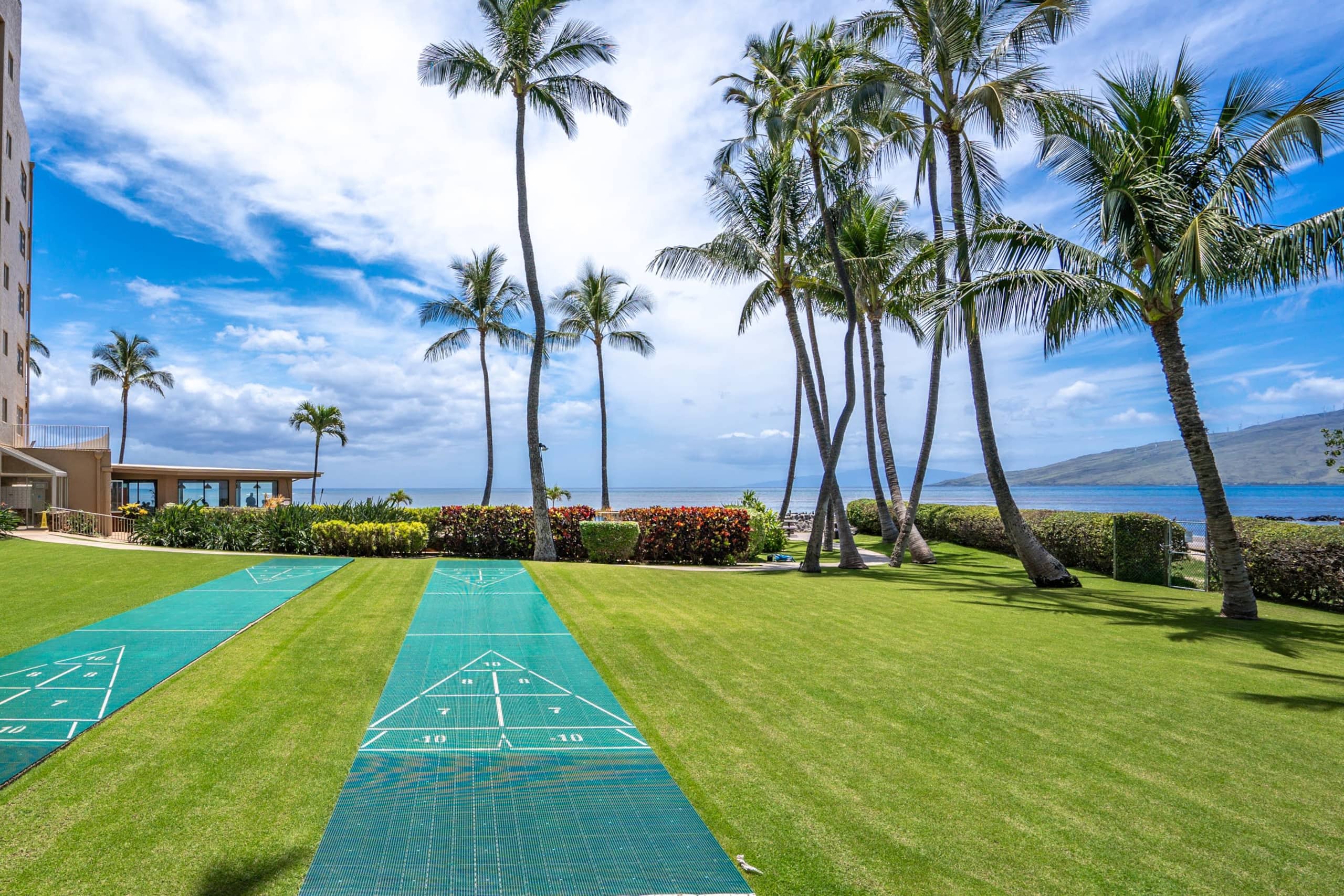 Upscale Oceanfront Penthouse Vistas - Image 47