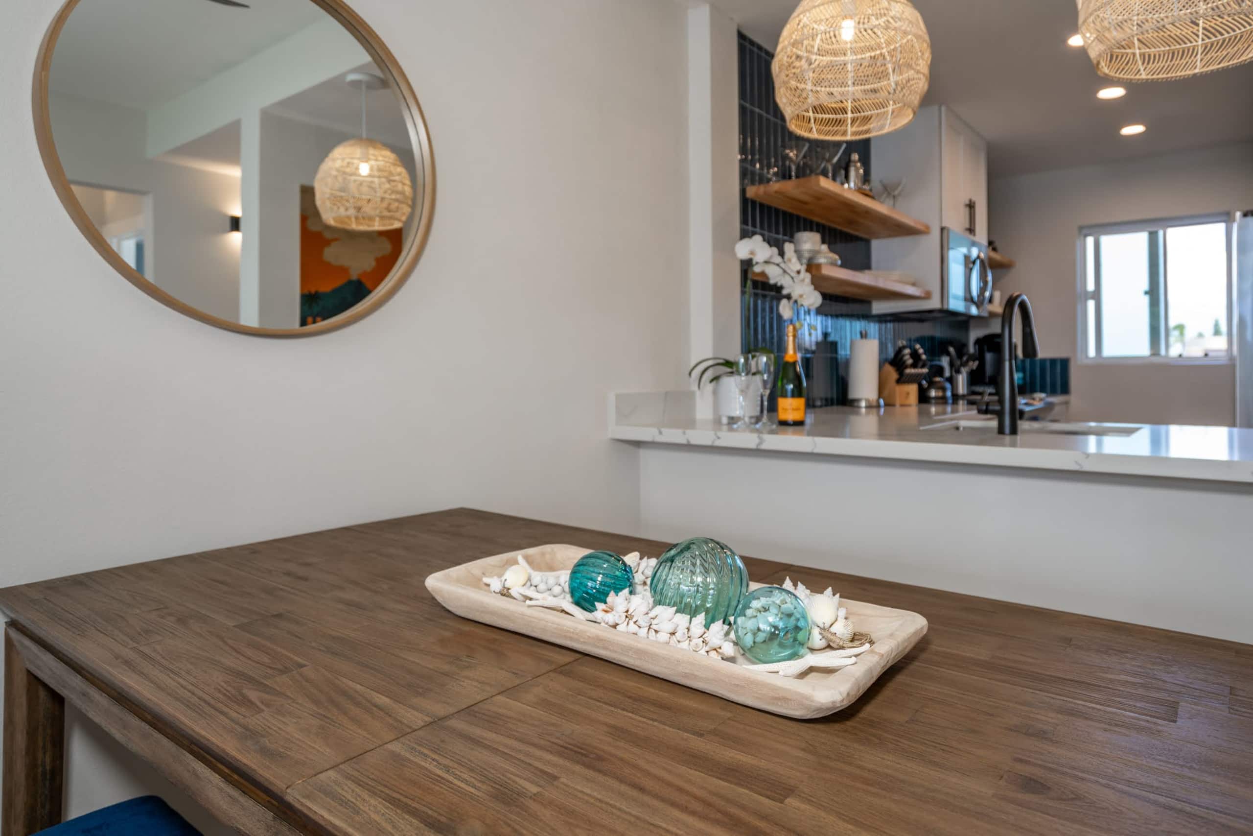 Upscale Oceanfront Penthouse Vistas - Image 20