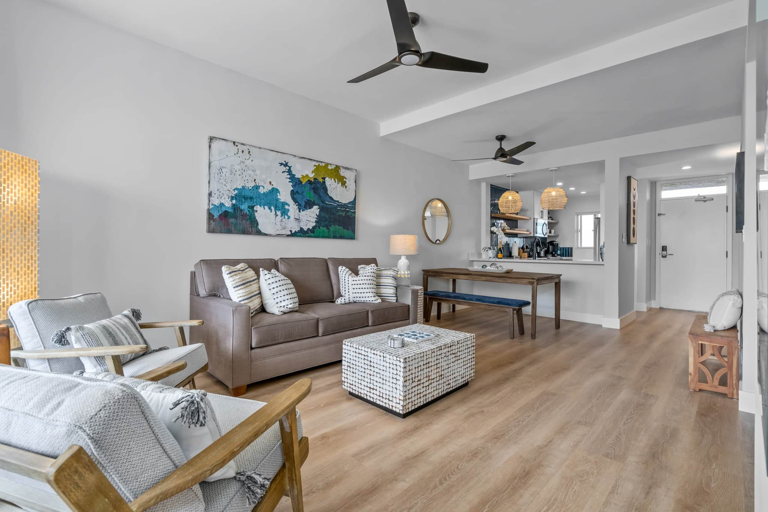 Upscale Oceanfront Penthouse Vistas - Image 7