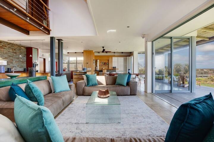 Seascape gallery image 4