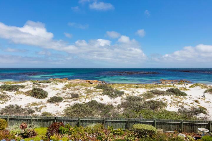 Seascape gallery image 2