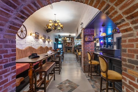 Patriot Bar + HotTub-Sleeps30