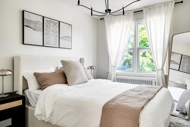 Stylish 2br  Near Queens, Hospitals & Lake Ontar - Kingston