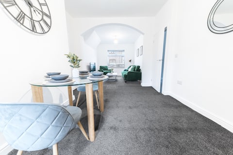 Comfy & Stylish Escape Peaceful Location