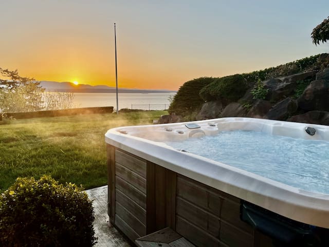 Luxury Water View 6BR Retreat with Hot Tub and Gym