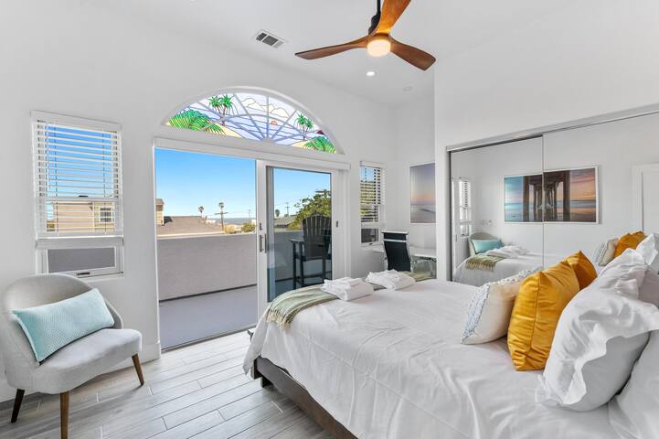 Rooftop & Ocean – Casa Blanca in Pacific Beach gallery image 3