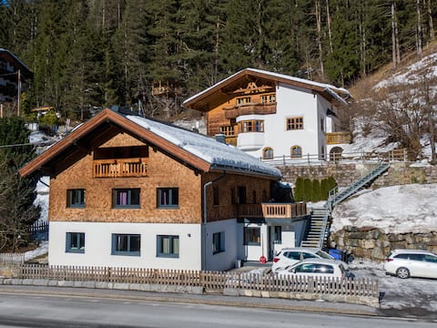 Group house only 5 km from the St.Anton ski area
