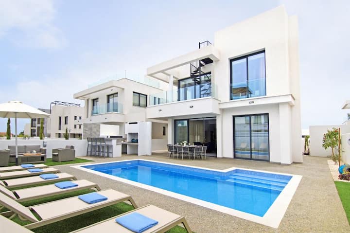 Queen Alexandra Luxury Villa - Nissi Beach