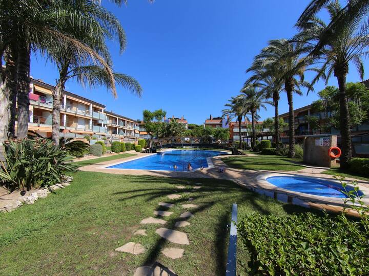 Just Oliver Holidays Port Marino Cambrils Apartments for Rent in Cambrils, Catalunya, Spain