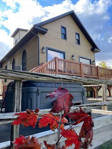 Island View Cottage: Waterfront-BBQ-Hottub-AC-Wifi gallery image 3