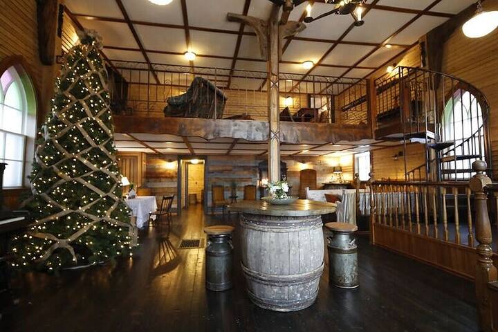 Jone’s Brook Cottage: BBQ-Pool-Table-Firepit-AC gallery image 2