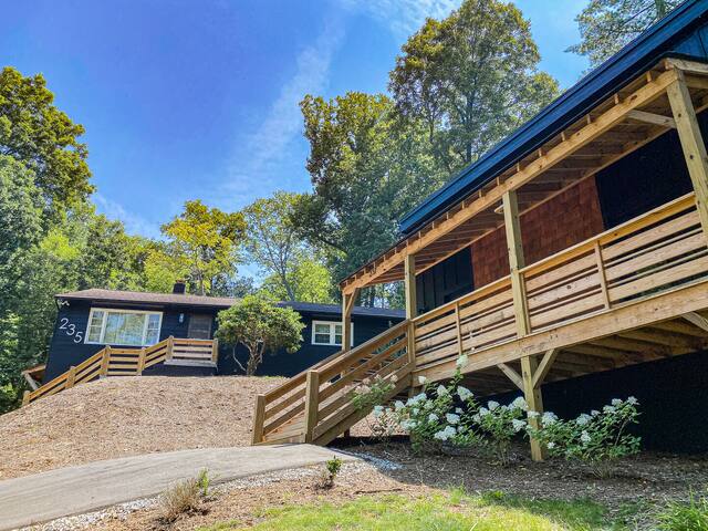 Luxury Mountain Retreat with Hot Tub and Fire Pit gallery image 2