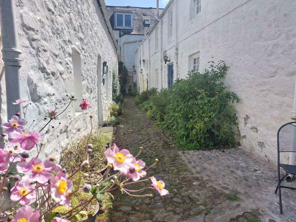Blue Door - Kirkcudbright — photo 1