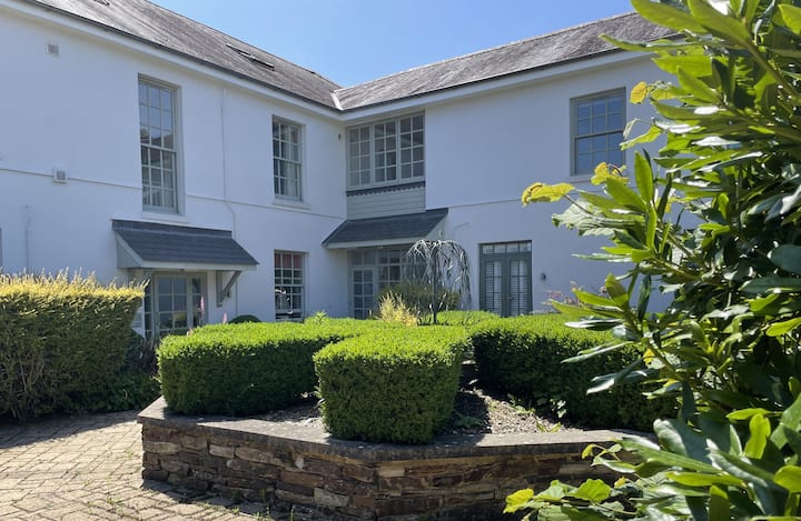 2 The Manor House, Hillfield Village - Dartmouth