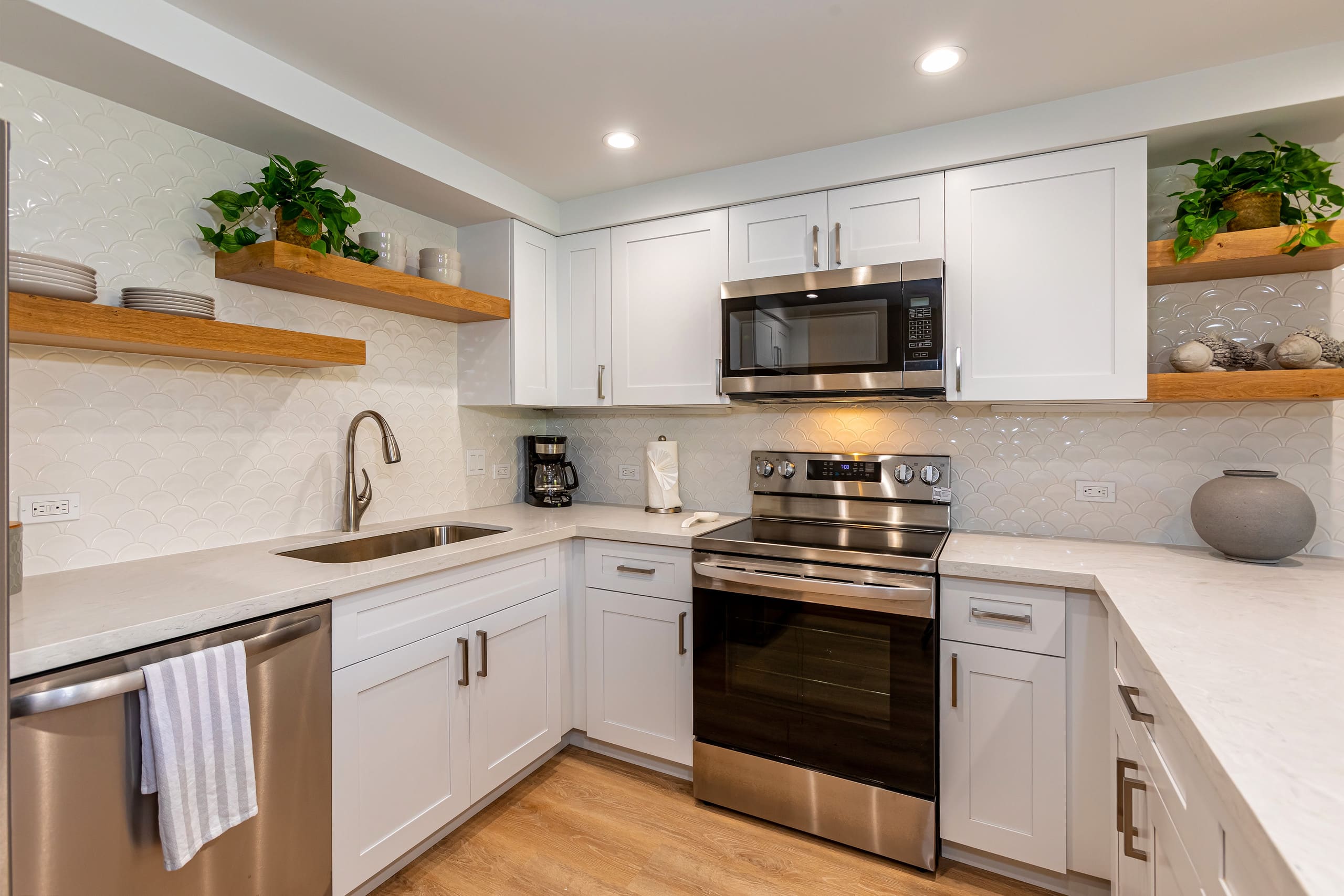 Condo in Kihei · ★4.82 · 1 bedroom · 2 beds · 2 baths - Image 7