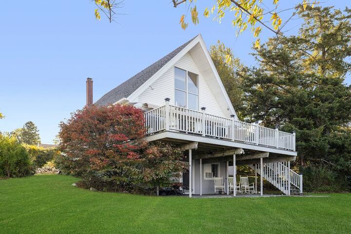 Waterfront A-frame Chalet with shore beach gallery image 4