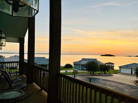 Lakeside Living Paradise