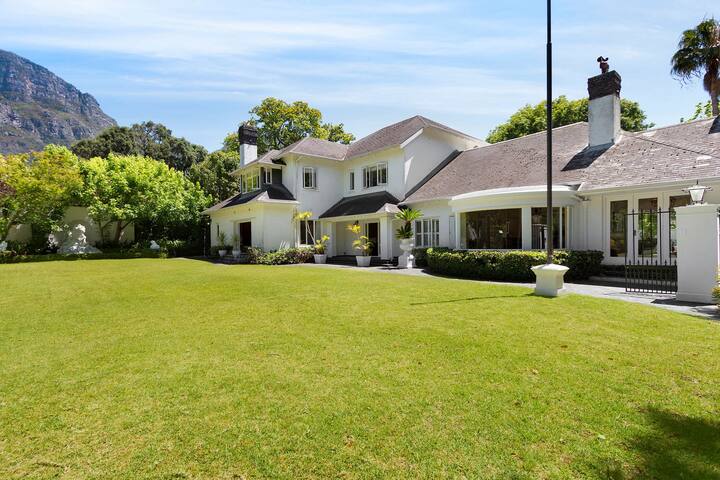 Craiglea Newlands – Villa with Pool & Tennis Court gallery image 4