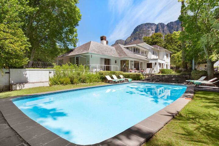 Craiglea Newlands – Villa with Pool & Tennis Court