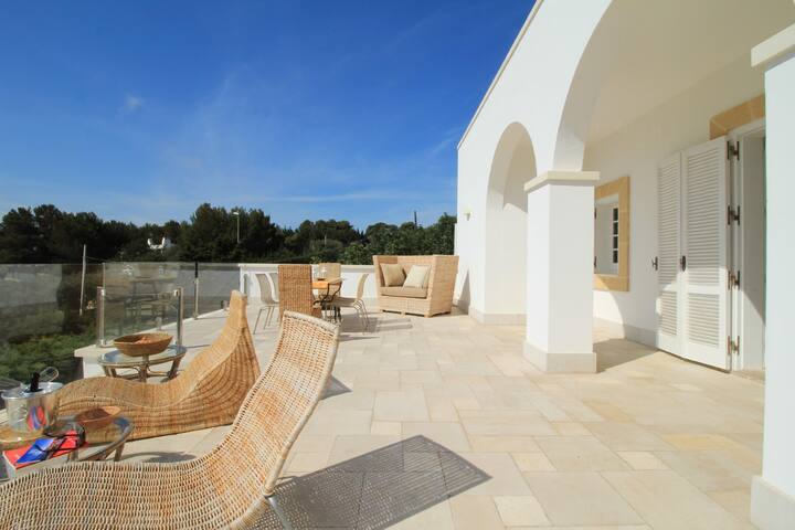 Perla Bianca luxe villa gallery image 4