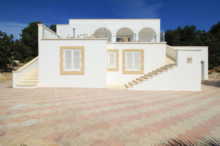 Perla Bianca luxe villa gallery image 5