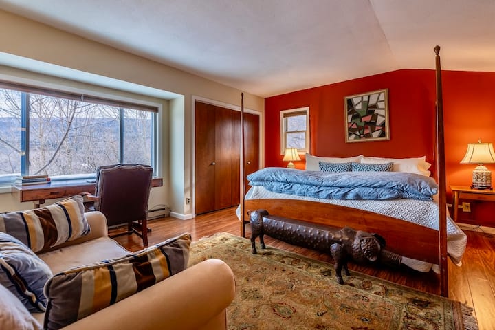 King master upstairs
