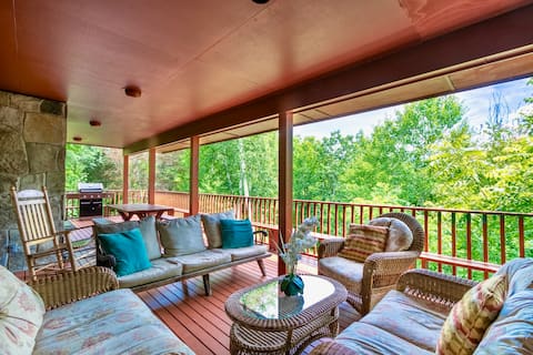 Your VT Dream House: Fireplace, Pool, Dogs