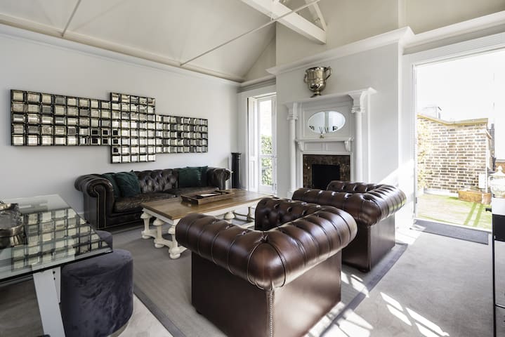 The Park Lane Penthouse gallery image 4