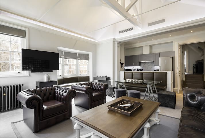 The Park Lane Penthouse gallery image 2