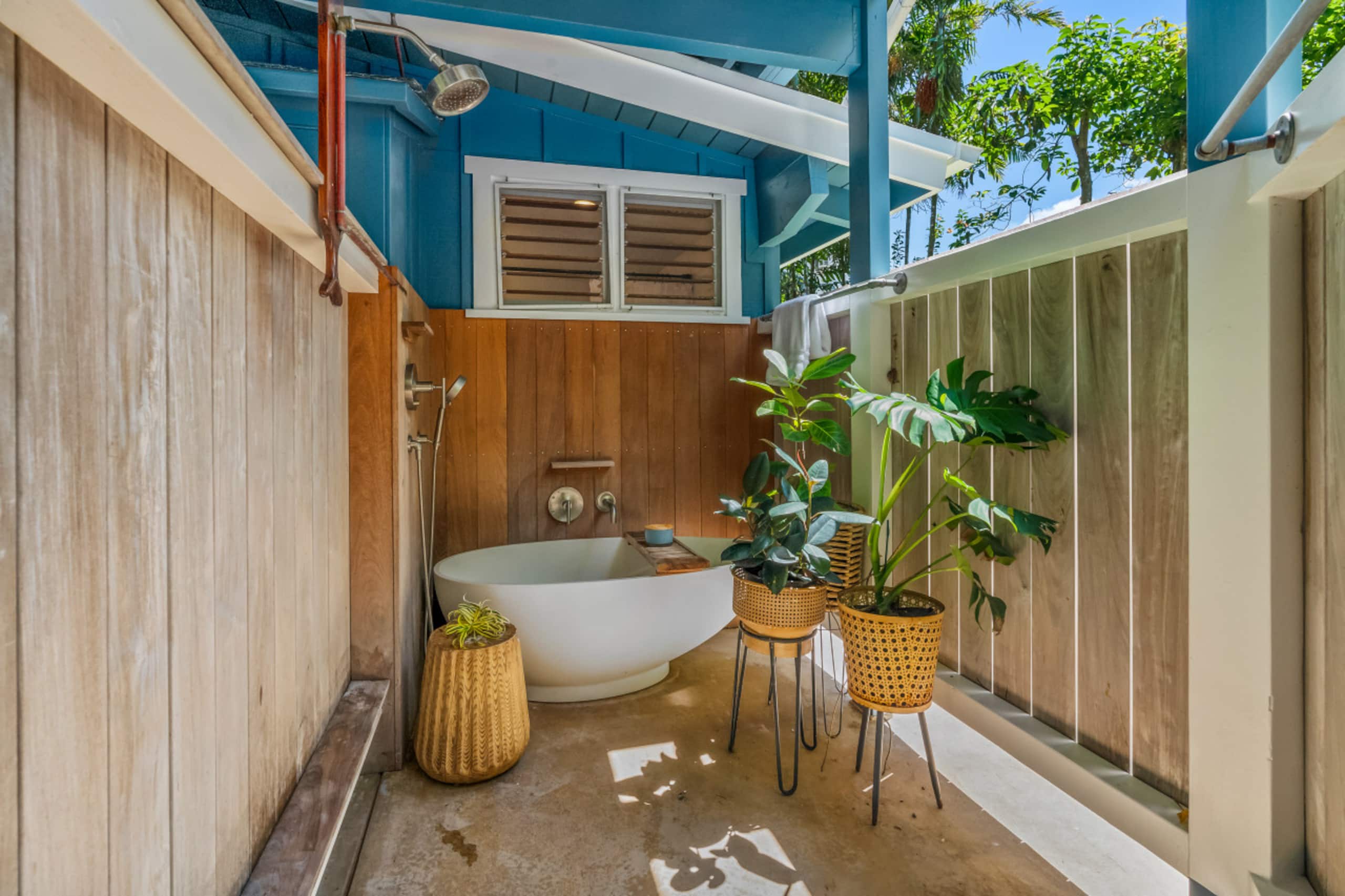 Home in Hanalei · ★4.9 · 5 bedrooms · 8 beds · 4 baths - Image 7