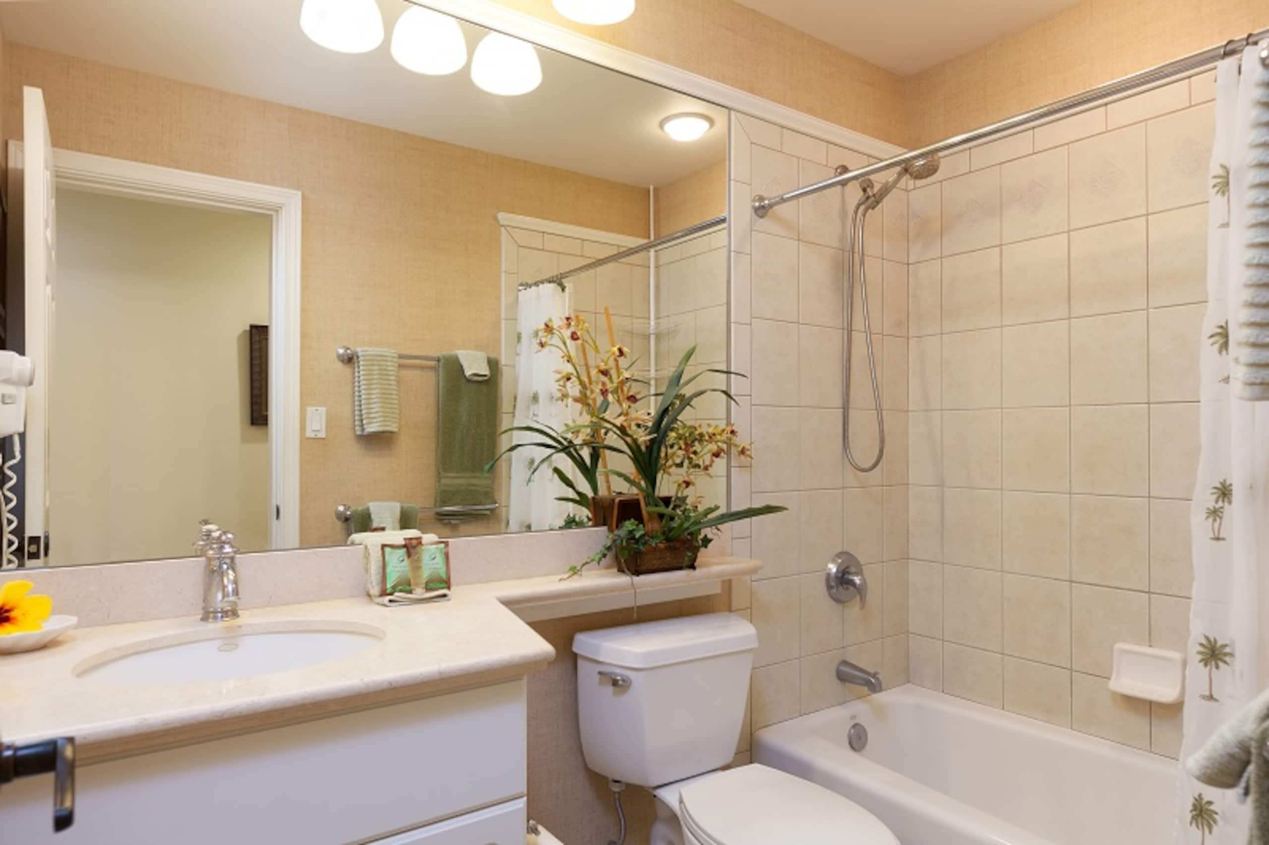 Townhouse in Waikoloa Beach Resort · ★4.84 · 3 bedrooms · 4 beds · 2.5 shared baths - Image 11