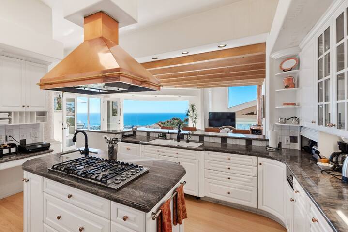 Sunset Villa I: Luxe Sunset Villa w/ Oceanview gallery image 5