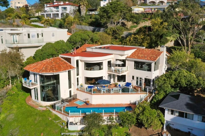 Sunset Villa I: Luxe Sunset Villa w/ Oceanview