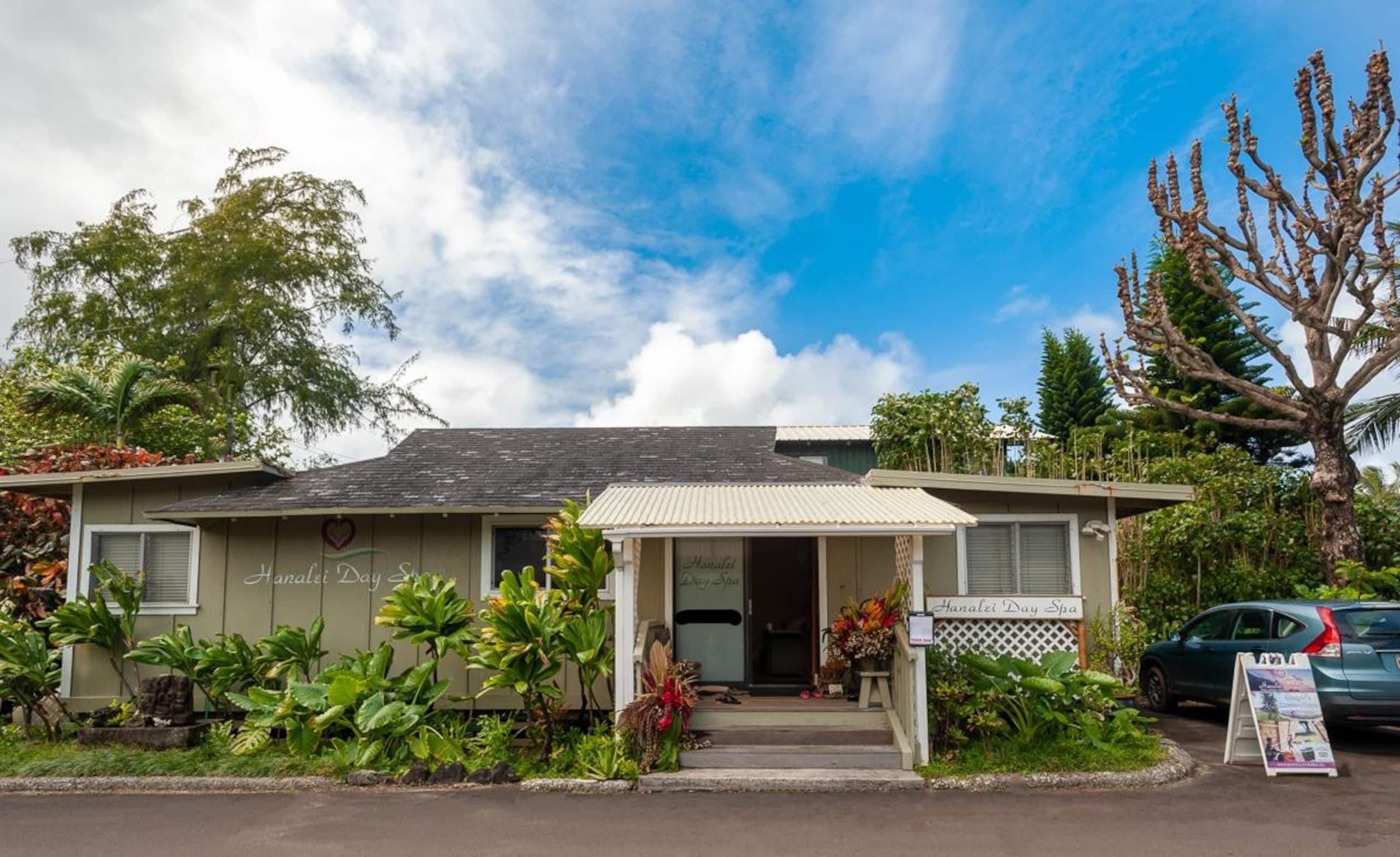Condo in Hanalei · ★4.66 · 2 bedrooms · 2 beds · 1.5 baths - Image 32